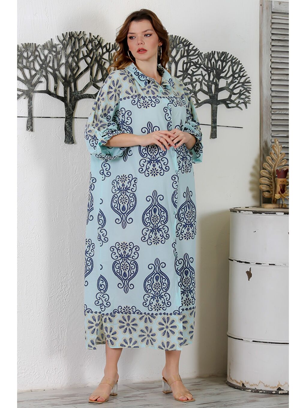 İtalyan Açık Turkuaz Gömlek Yaka Düğmeli 3/4 Kol Allover Baskılı Oversize Dokuma Elbise 130 72-1