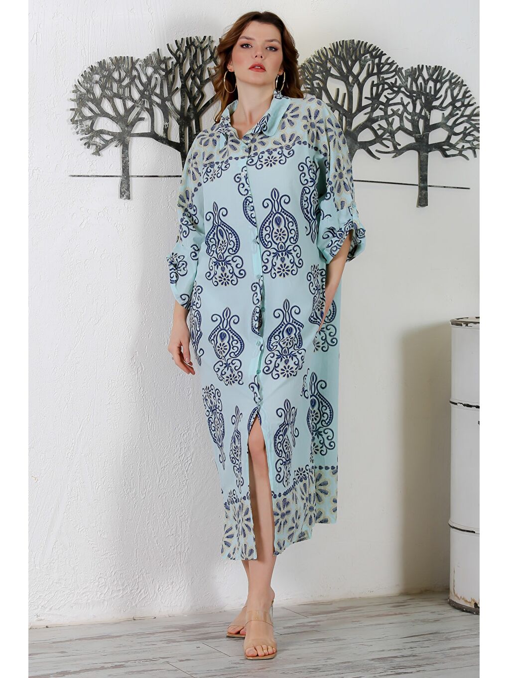 İtalyan Açık Turkuaz Gömlek Yaka Düğmeli 3/4 Kol Allover Baskılı Oversize Dokuma Elbise 130 72-2