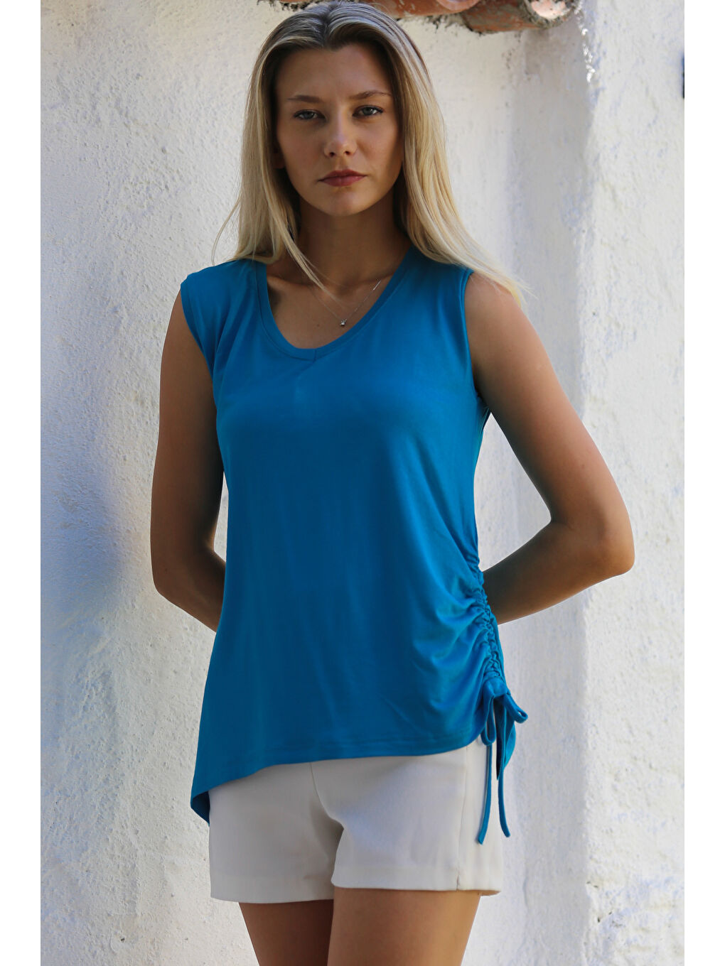 Turkuaz V Yaka Kolsuz Yanları Büzgülü Örme Casual Bluz-1