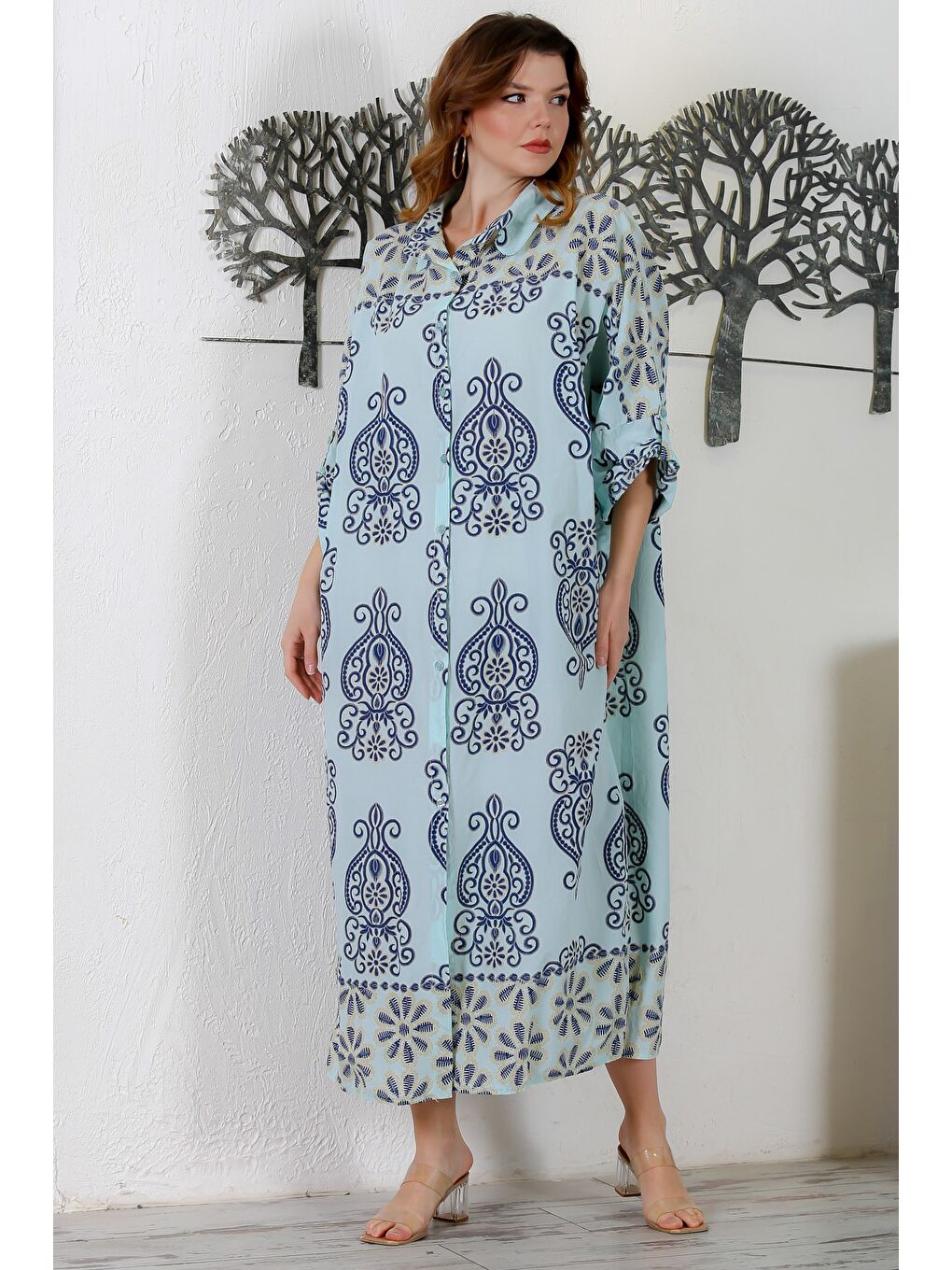 İtalyan Açık Turkuaz Gömlek Yaka Düğmeli 3/4 Kol Allover Baskılı Oversize Dokuma Elbise 130 72-4