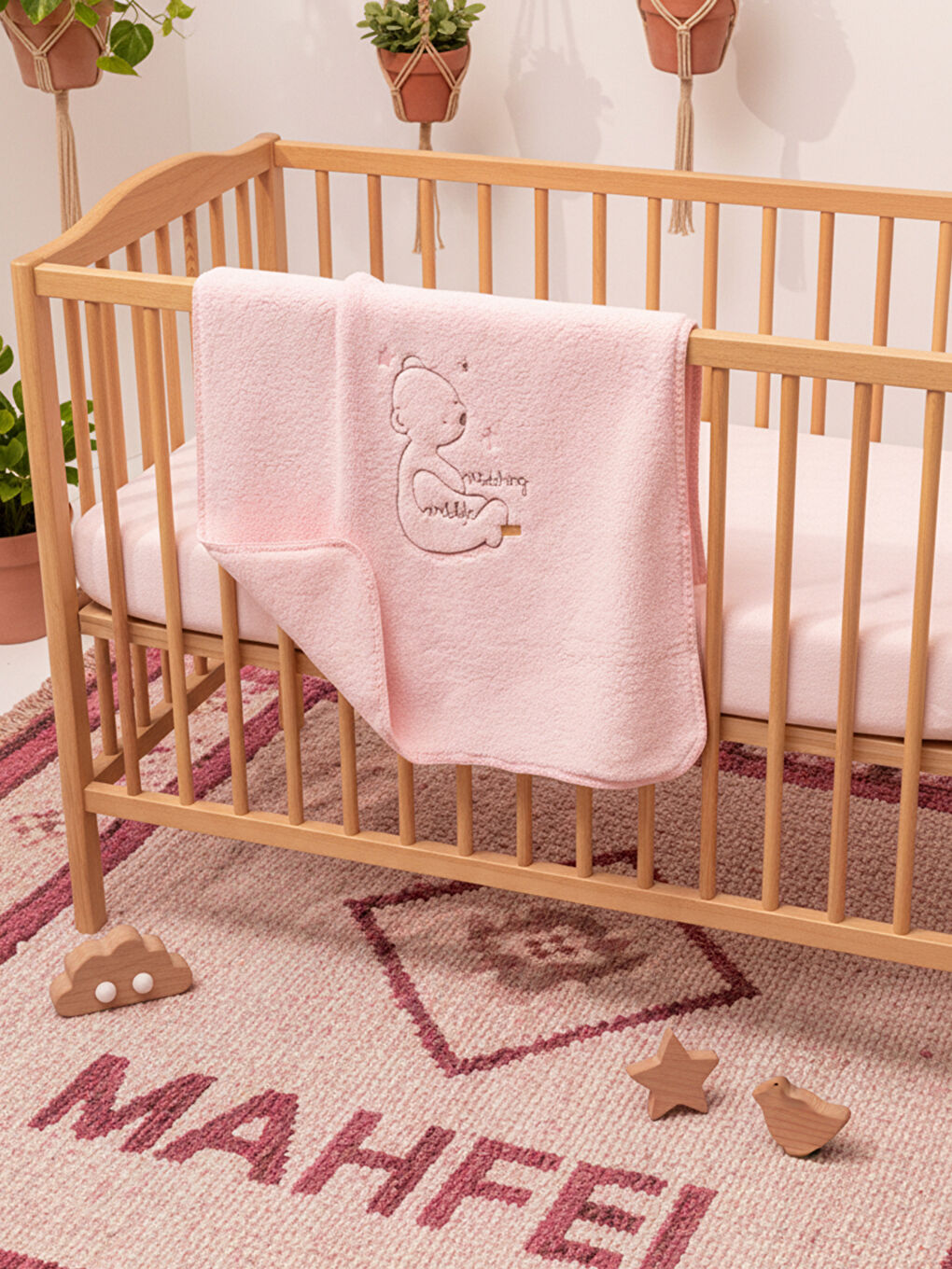 Pembe Welsoft Çift Katlı Oturan Ayı Nakışlı Bebek Battaniyesi-2