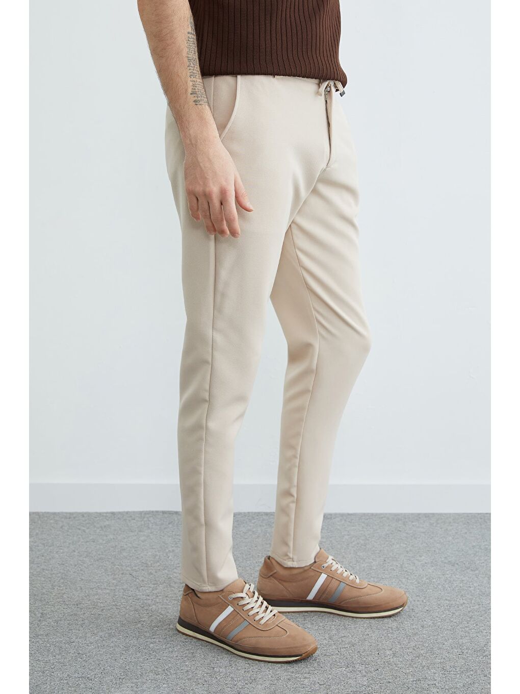 Bej Beli Lastikli Jogger Pantolon-4