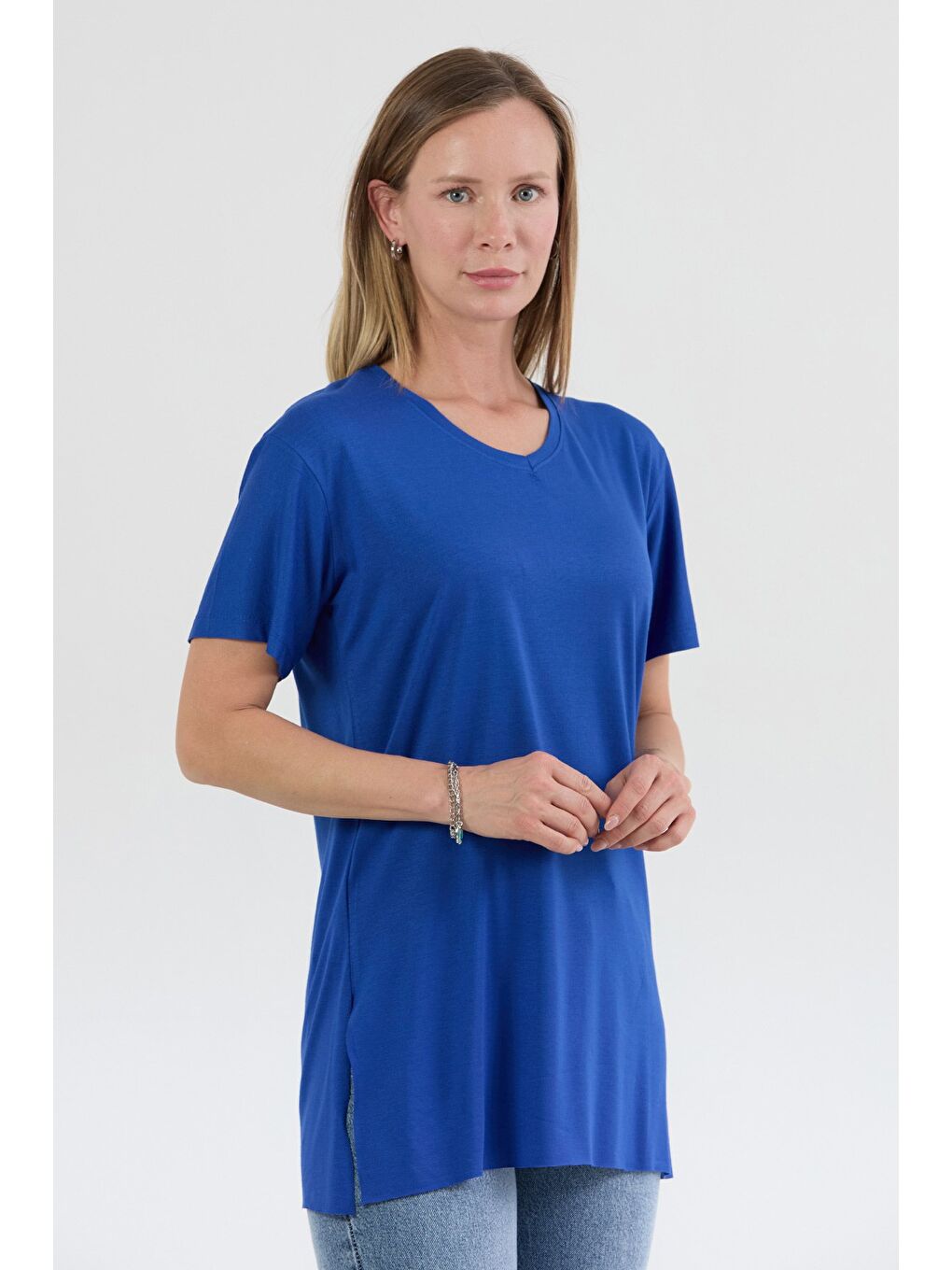 Mavi Basic V Yaka Yanları Yırtmaçlı Elastanlı Salaş Tişört-1