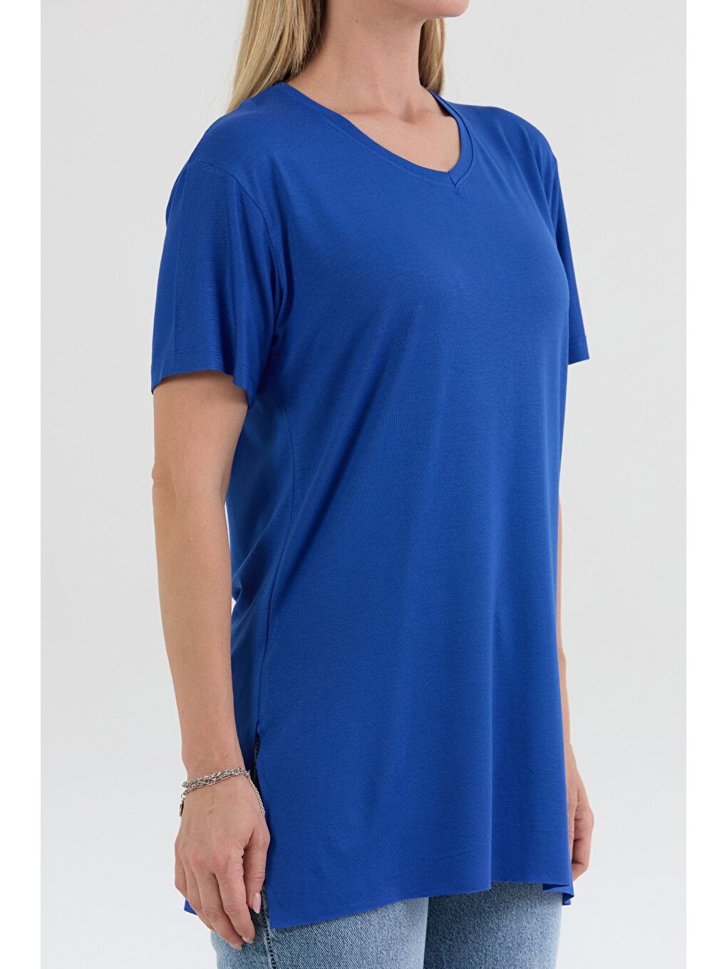 Mavi Basic V Yaka Yanları Yırtmaçlı Elastanlı Salaş Tişört-4