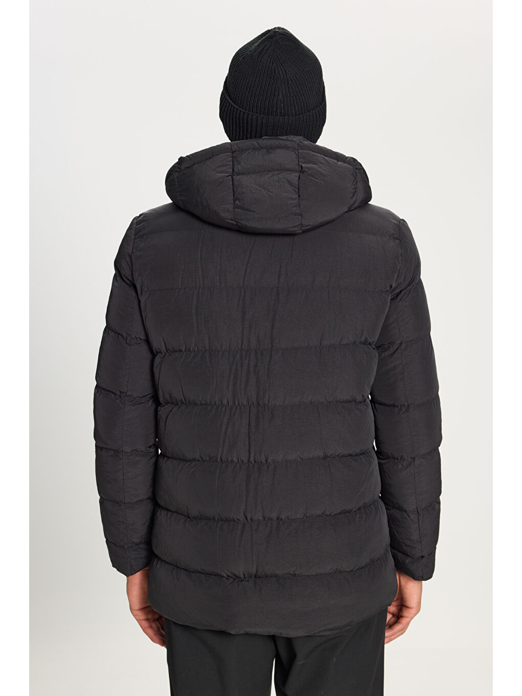 Erkek Siyah Standart Fit Normal Kesim Çıkma Kapüşon Yaka Yan Cepli Mont-5