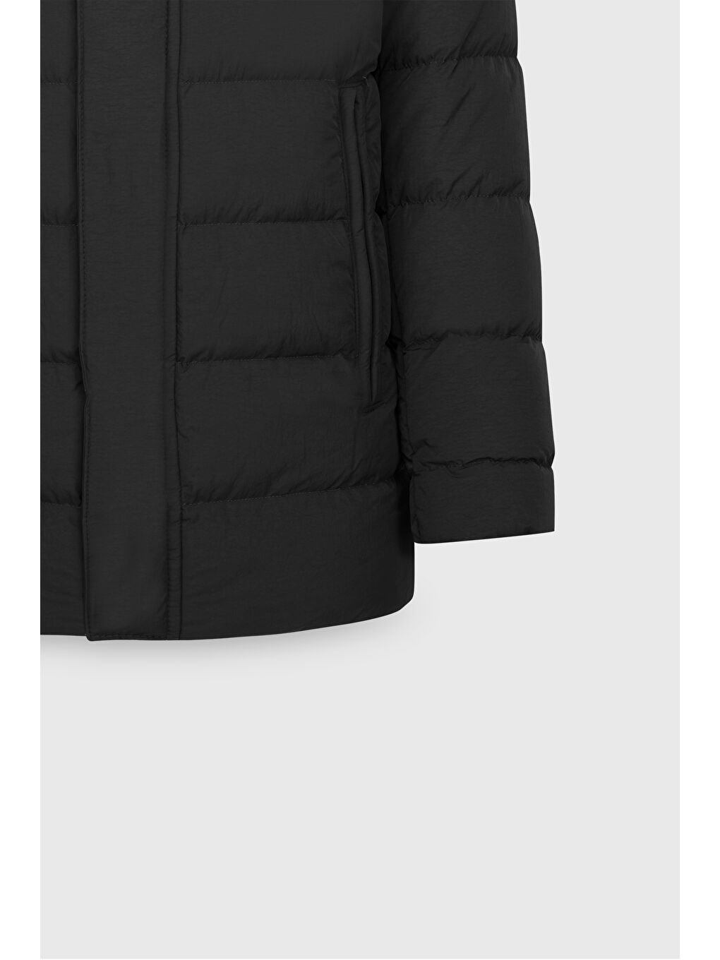 Erkek Siyah Standart Fit Normal Kesim Çıkma Kapüşon Yaka Yan Cepli Mont-8