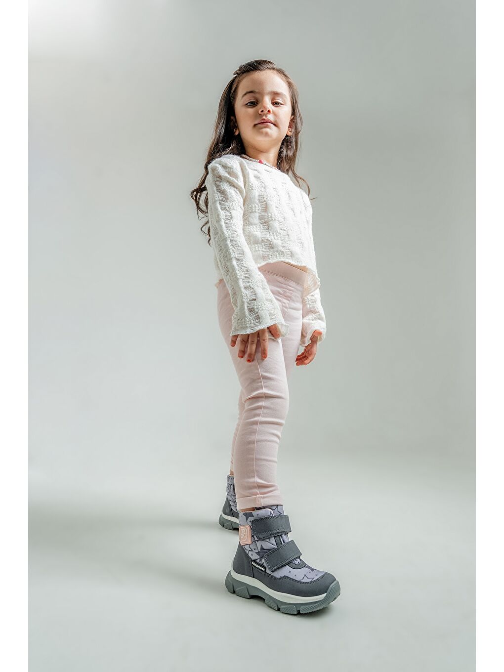 Kız Çocuk Gri Su Geçirmez Anatomik Günlük Bot-1