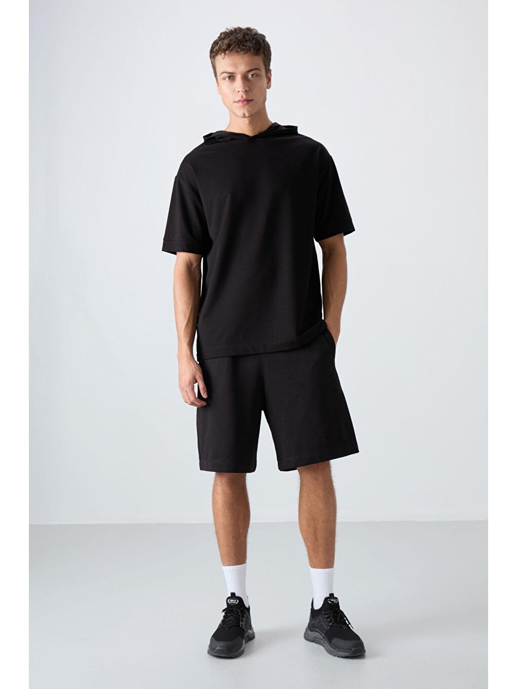 TOMMYLIFE Siyah Pamuklu Kalın Yumuşak Dokulu Oversize Fit Basic Erkek T-Shirt - 88352 - 1