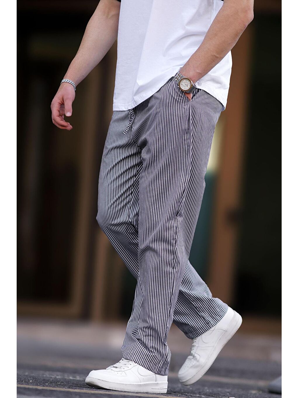 Siyah Beli Ayarlanabilir Bol Paça Dökümlü Çizgili Pantolon 6541-1