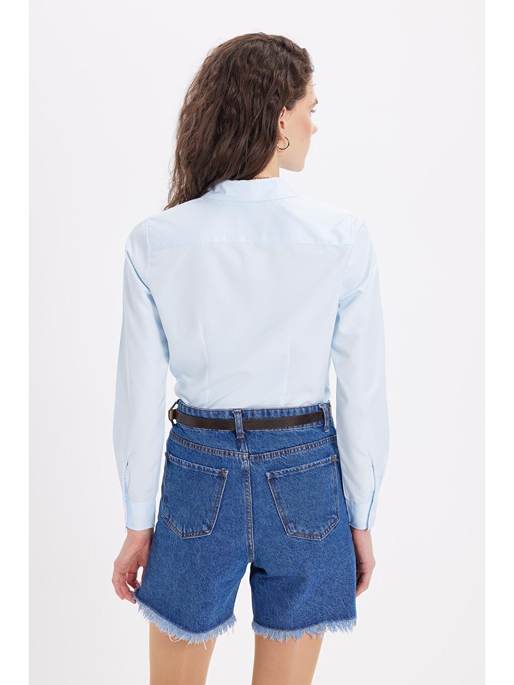 Kadın Slim Fit Dar Kesim Vucüda Oturan Uzun Kollu Gizli Düğme Detaylı Mavi Basic Gömlek-7