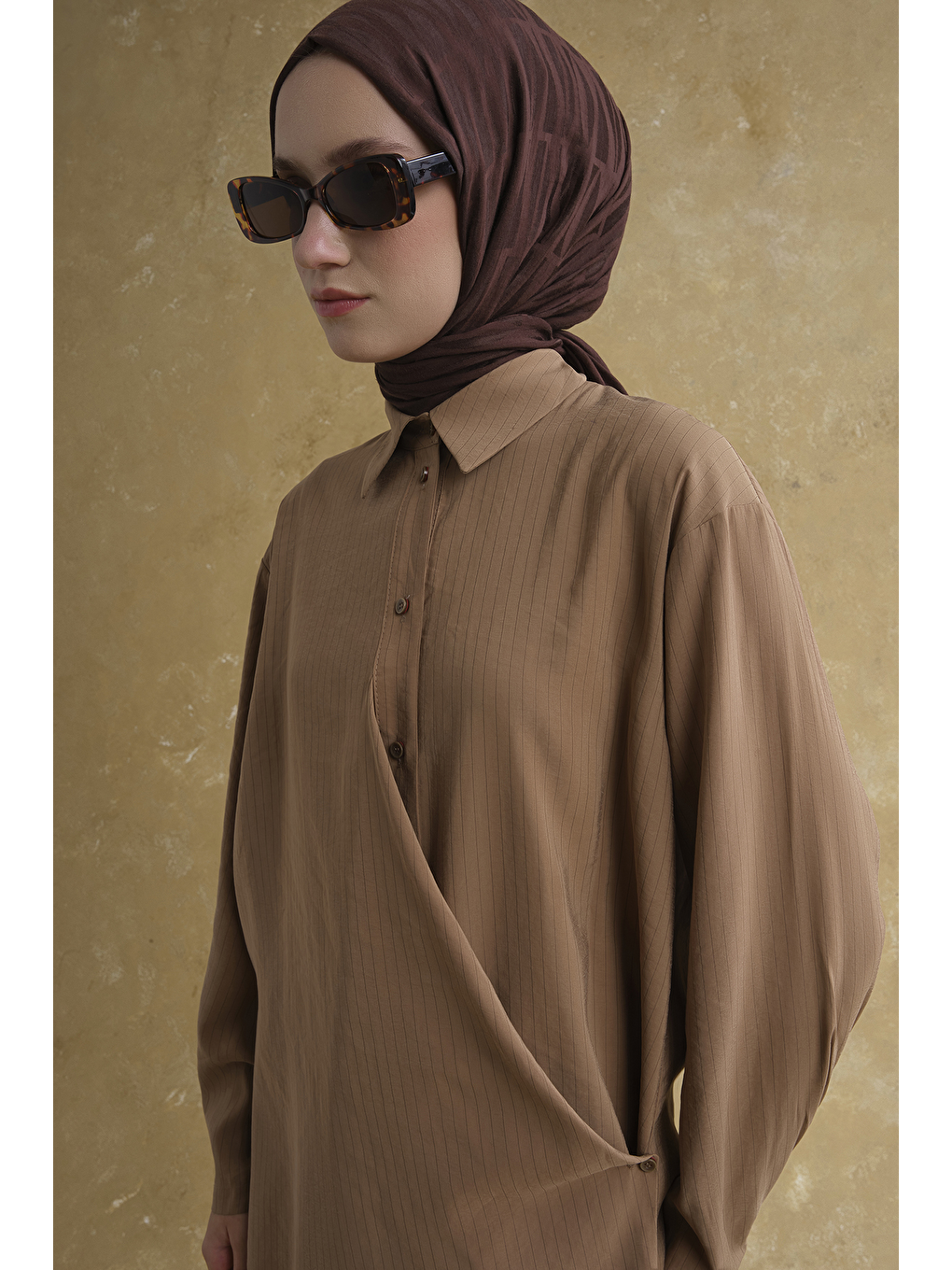Kahverengi Viskon Karışımlı Çizgili Takım Camel-1