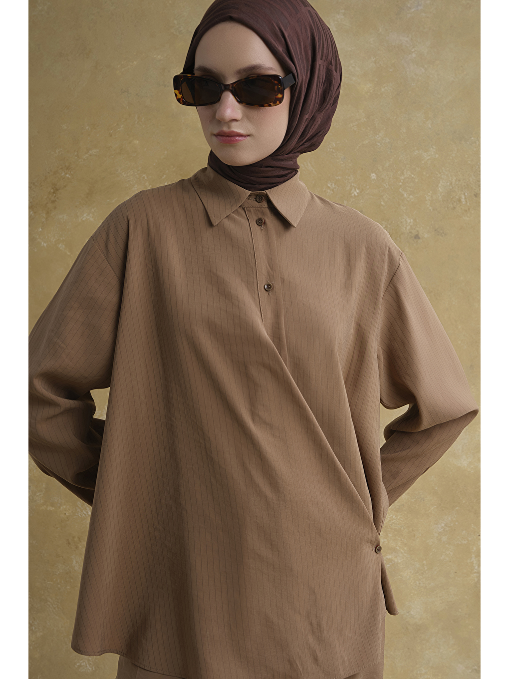 Kahverengi Viskon Karışımlı Çizgili Takım Camel-2