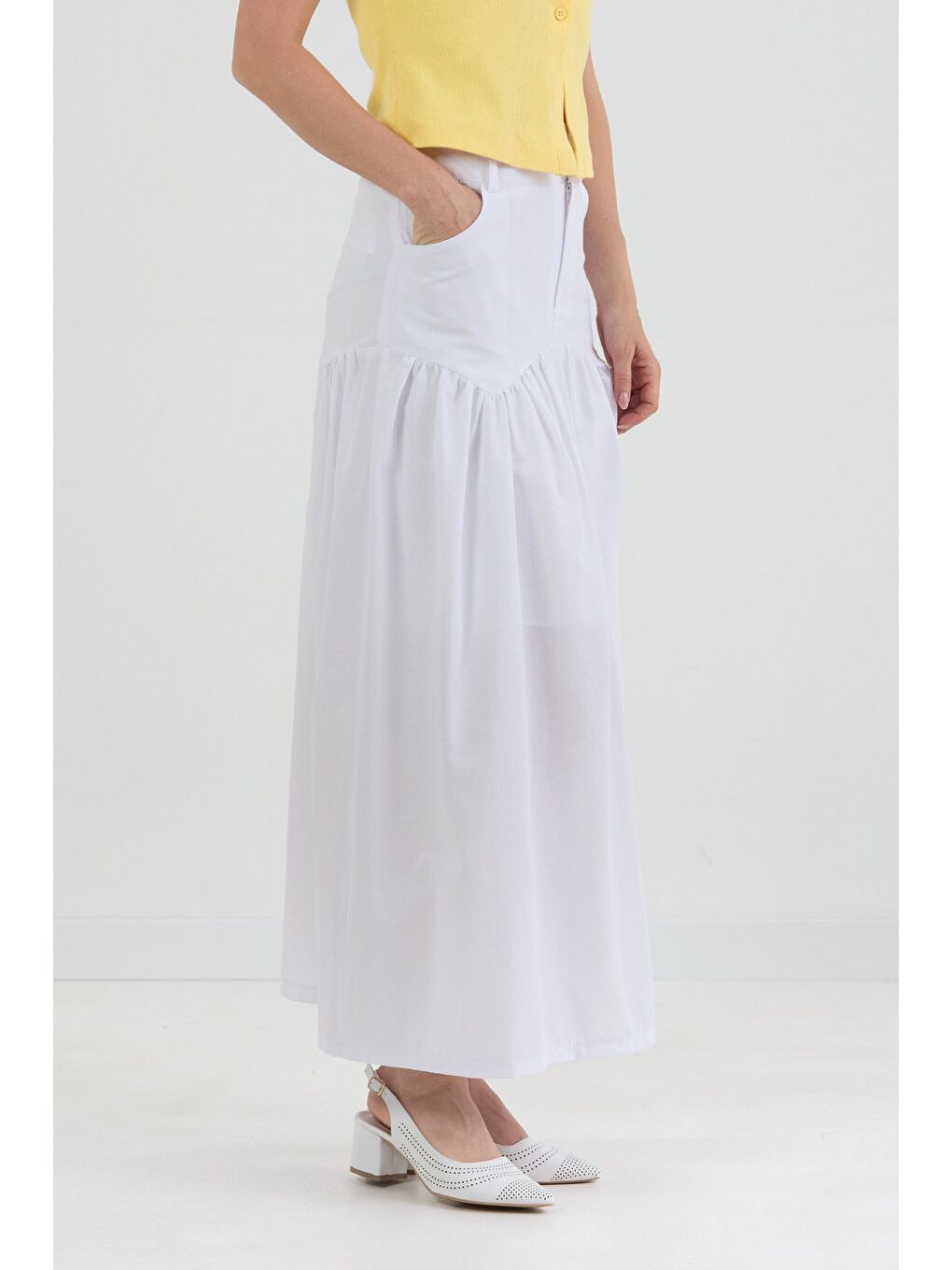 Beyaz Düğmeli Cepli Terikoton Etek-2