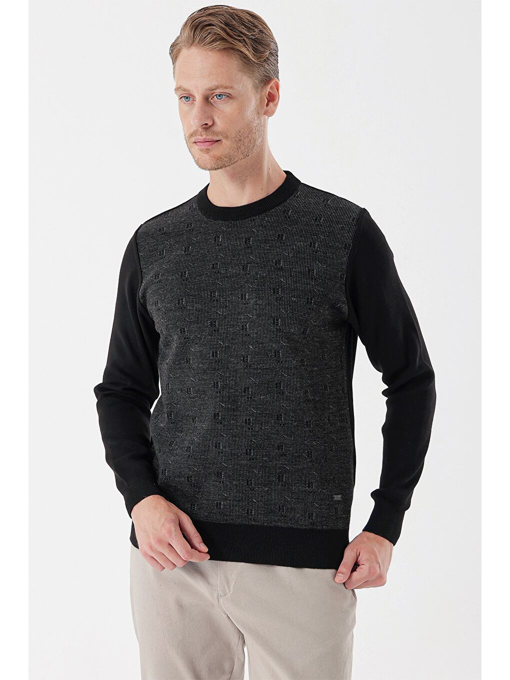 Siyah Uzun Kollu Desenli Bisiklet Yaka Klasik Comfort Fit Rahat Kesim Triko 1012235162