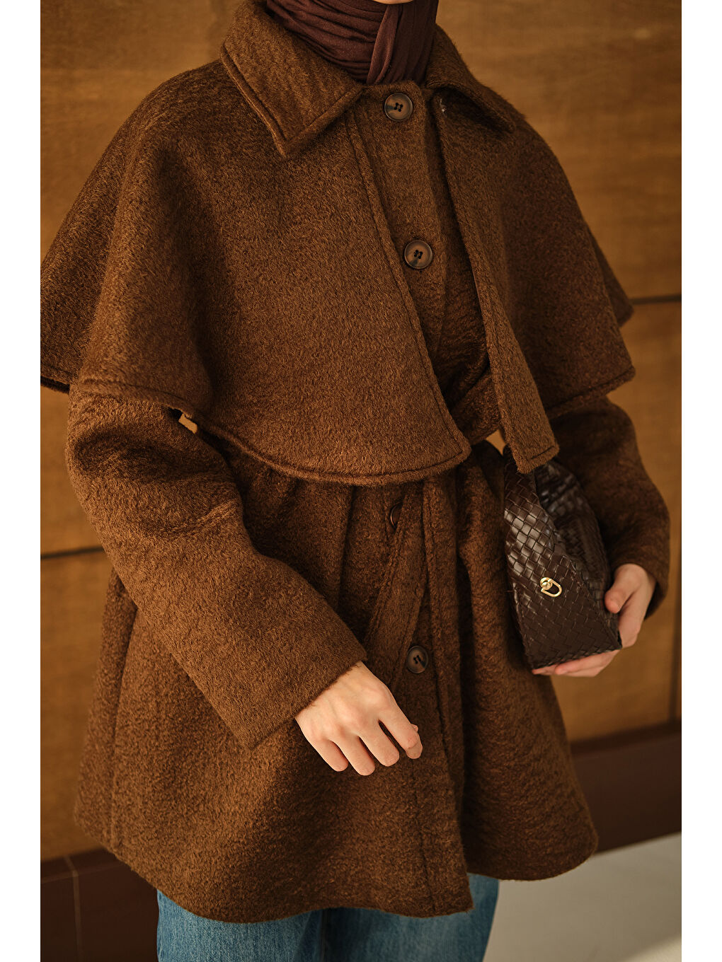 Kadın Omuz Pelerinli Pelüş Kaşe Kaban Kahverengi-4