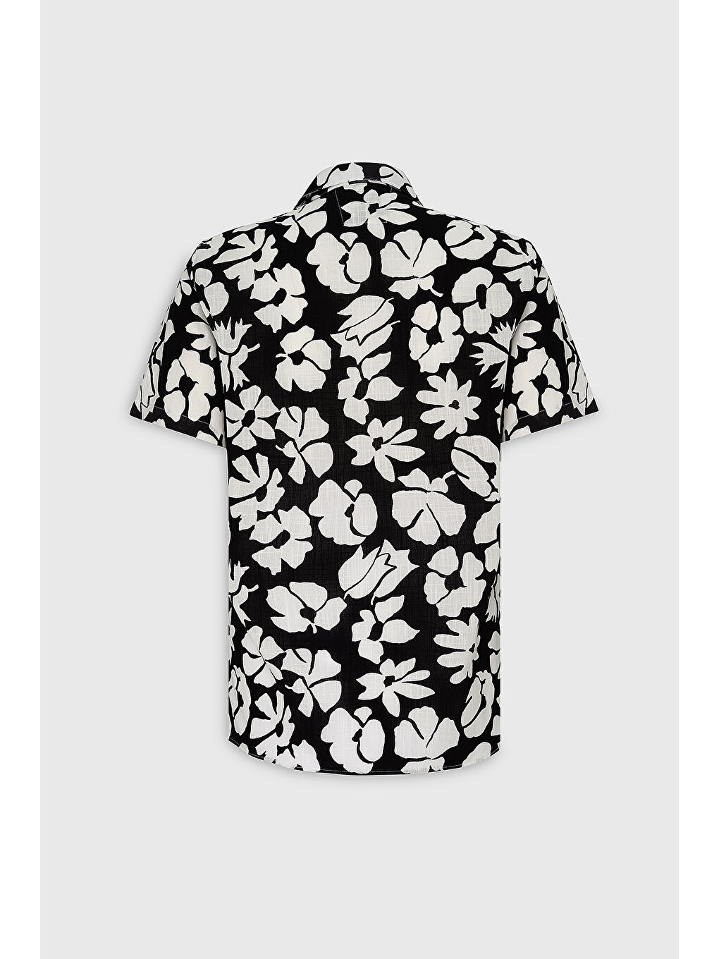 Erkek Siyah-Beyaz Slim Fit Dar Kesim Küba Yaka Kısa Kollu Baskılı Gömlek-7