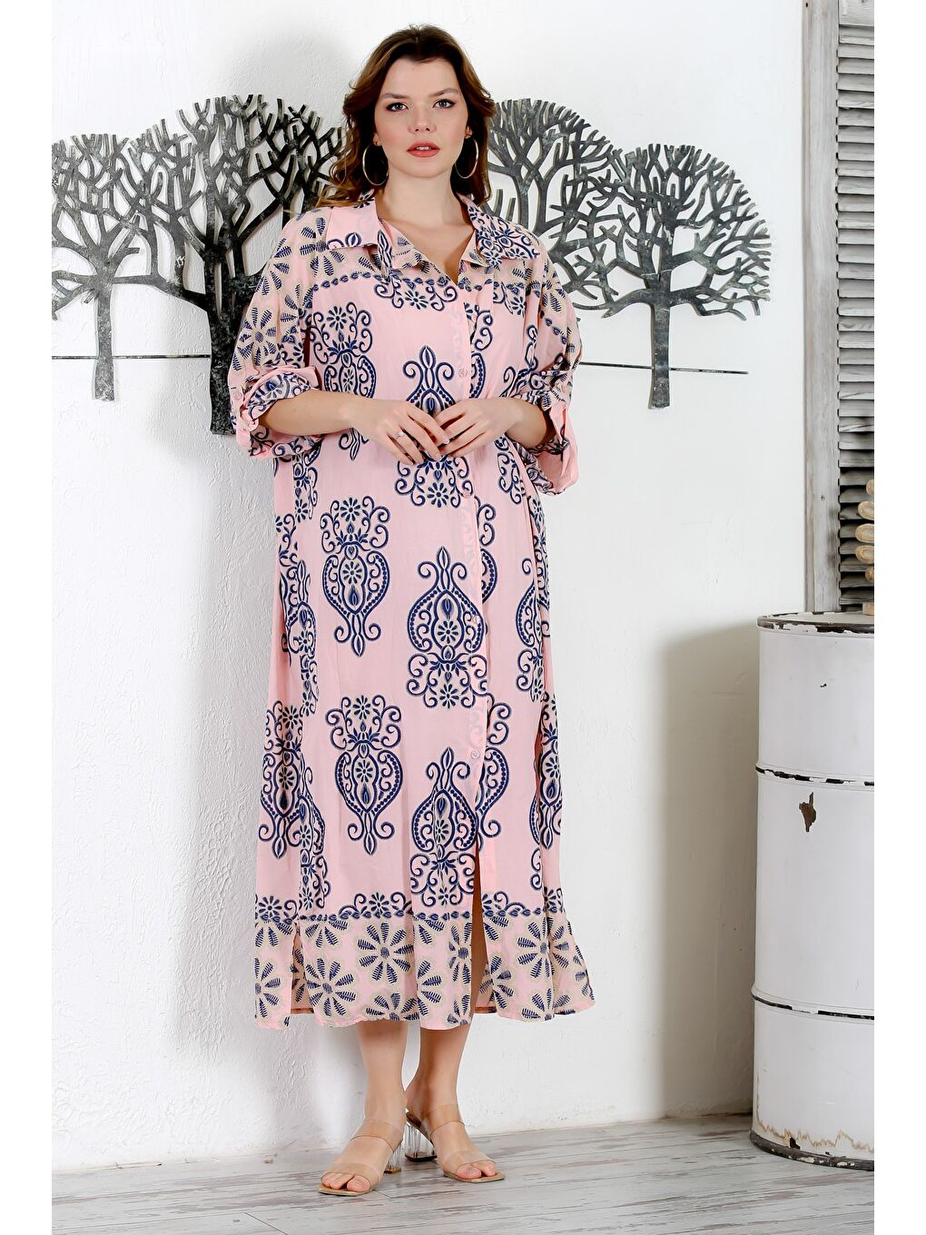 İtalyan Pembe Gömlek Yaka Düğmeli 3/4 Kol Yırtmaçlı Allover Baskılı Oversize Dokuma Elbise 130 72-1