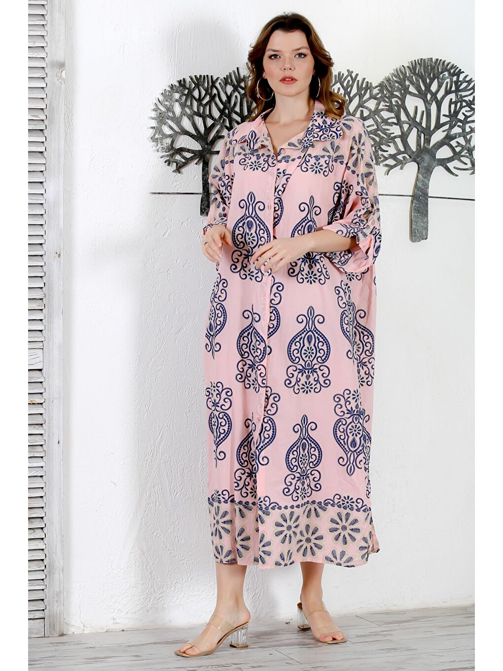 İtalyan Pembe Gömlek Yaka Düğmeli 3/4 Kol Yırtmaçlı Allover Baskılı Oversize Dokuma Elbise 130 72-3