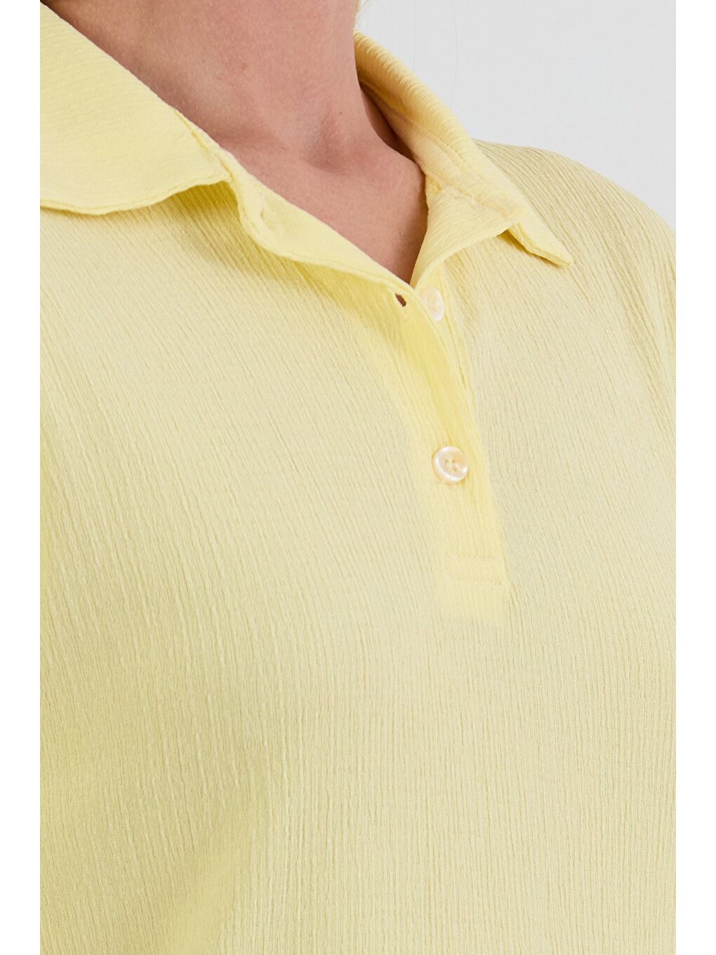 Sarı Bürümcük Kumaş Düğmeli Polo Yaka Tişört-4
