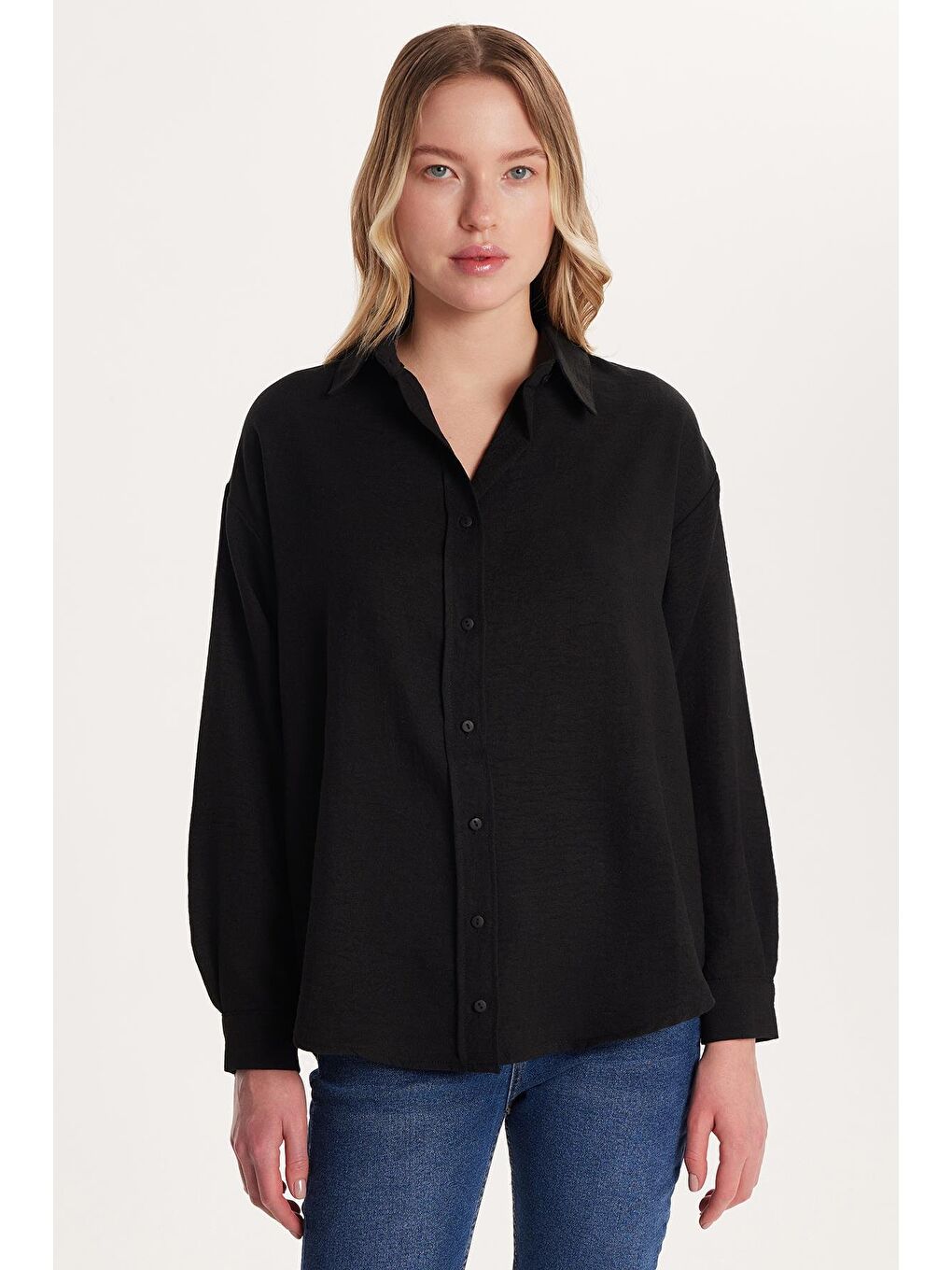 Kadın Slim Fit Dar Kesim Uzun Kollu Klasik Yaka Siyah Gömlek-3