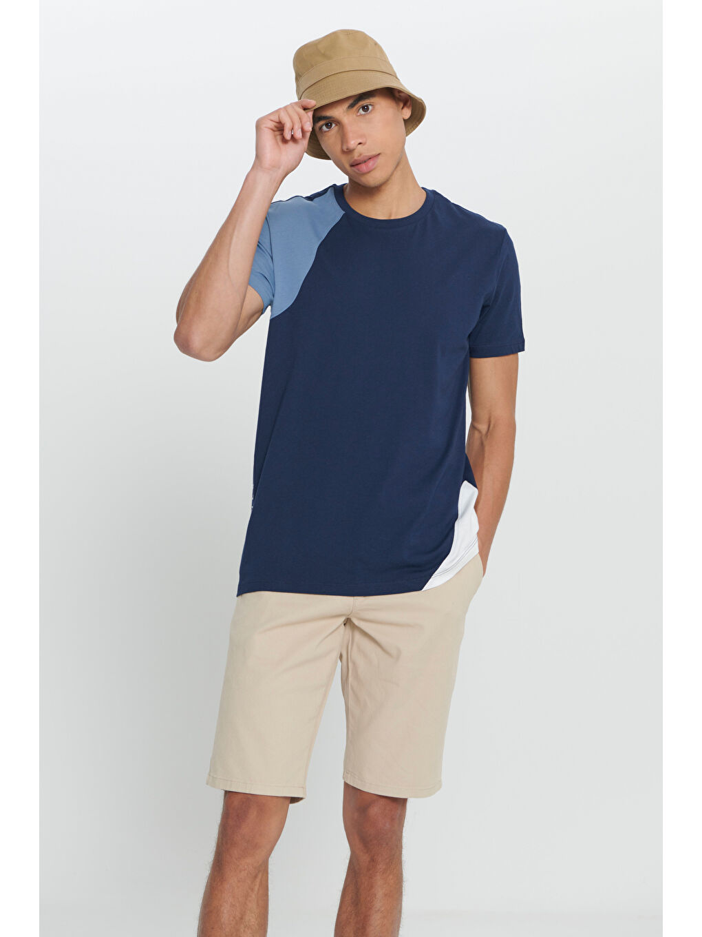 Erkek Lacivert-Bej Standart Fit Normal Kesim %100 Pamuk Baskılı Bisiklet Yaka Tişört-2