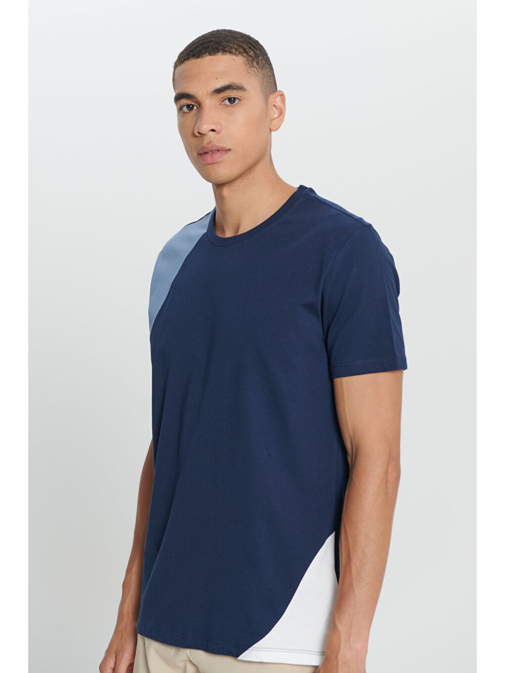 Erkek Lacivert-Bej Standart Fit Normal Kesim %100 Pamuk Baskılı Bisiklet Yaka Tişört-3