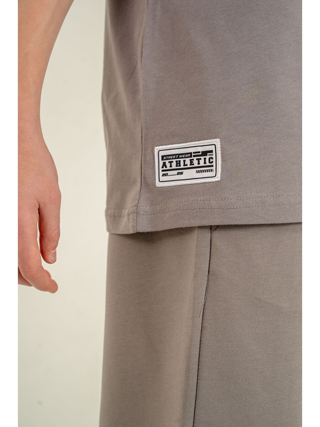 Gri Athletic Arma Nakışlı Kolyeli Erkek Çocuk Şort - Tişört Takımı-4