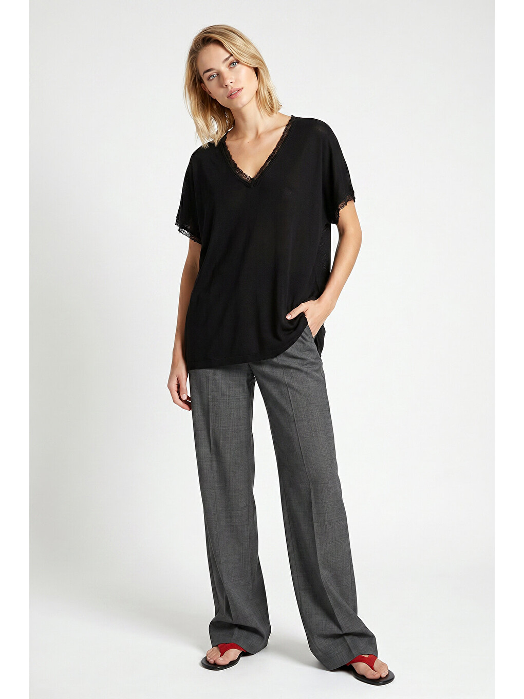 Siyah Dantelli Oversize Mevsimlik Triko Bluz SİYAH LYY0145-2