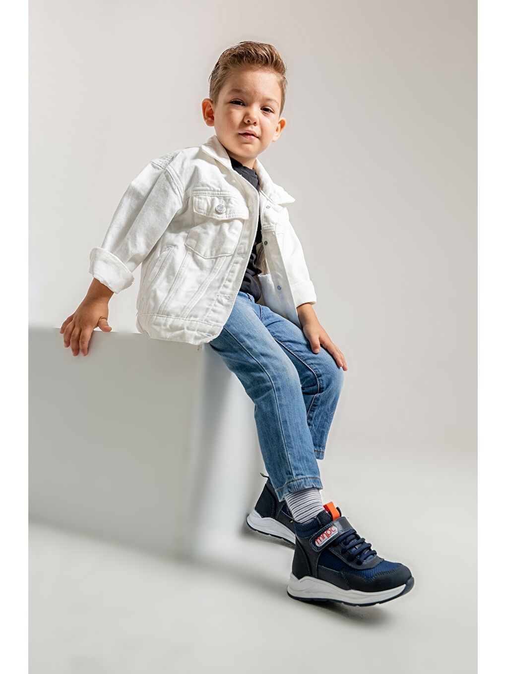 Erkek Çocuk Lacivert Hakiki Deri Suya Dayanıklı Anatomik Günlük Bot