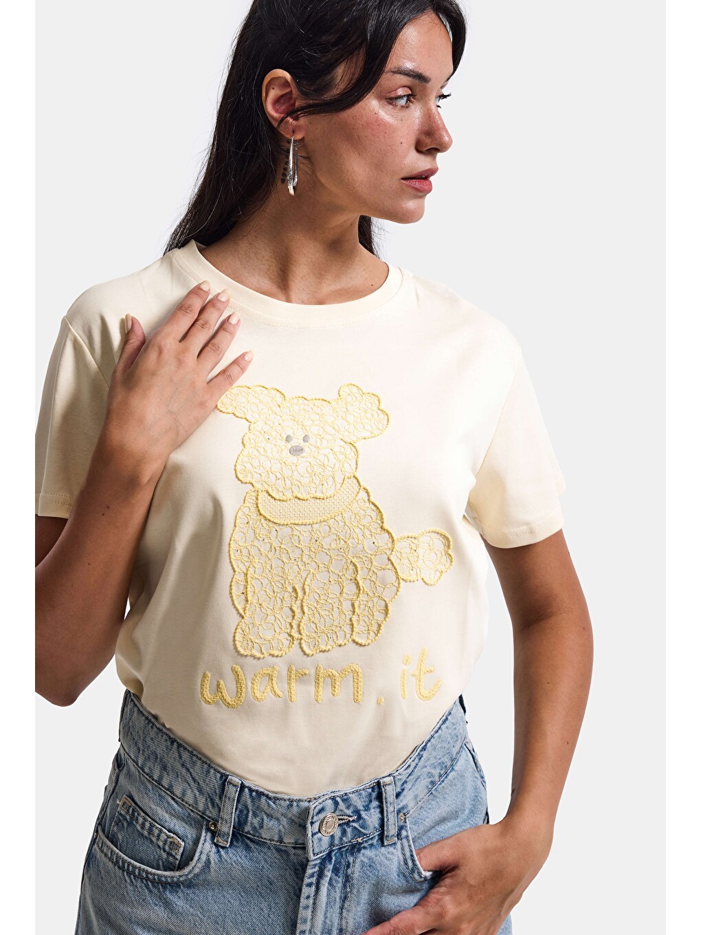 Kadın Bej Bol Kesim Köpüş Nakış Tasarım T-shirt-2