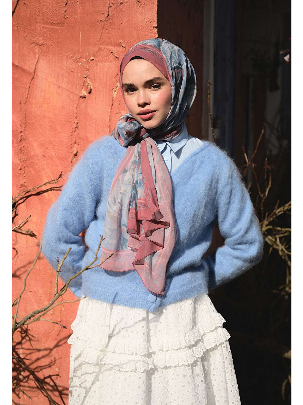 Pembe Margot Desen İpek Krep Şal Somon-1