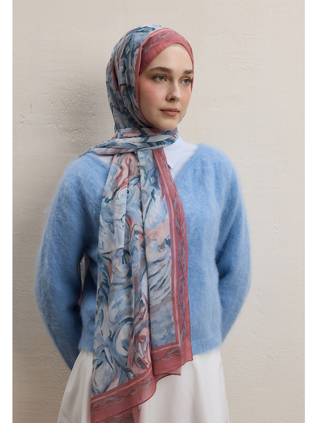 Pembe Margot Desen İpek Krep Şal Somon-4