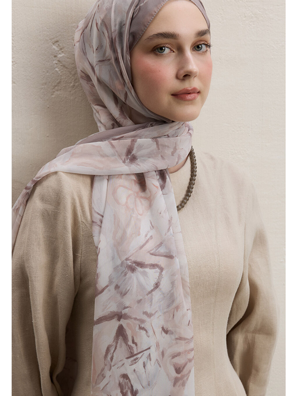 Margot Desen İpek Krep Şal Bej-1