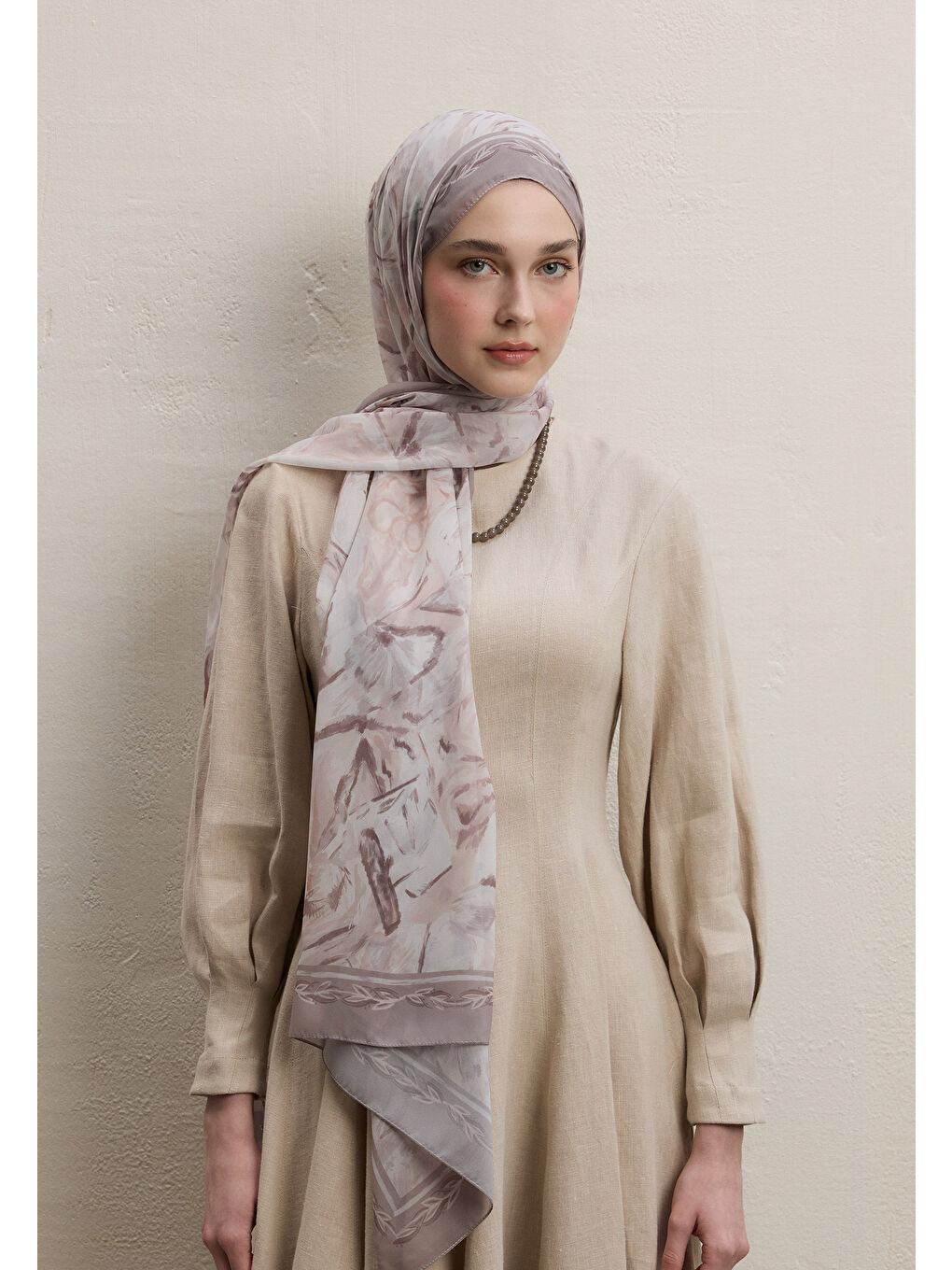 Margot Desen İpek Krep Şal Bej-2