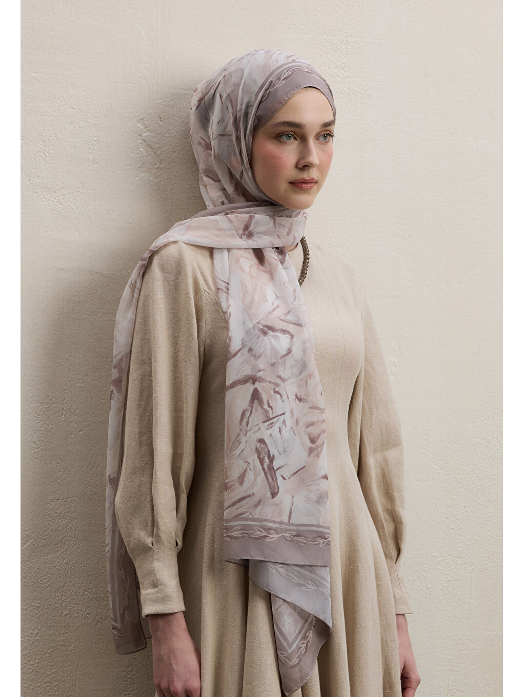 Margot Desen İpek Krep Şal Bej-3