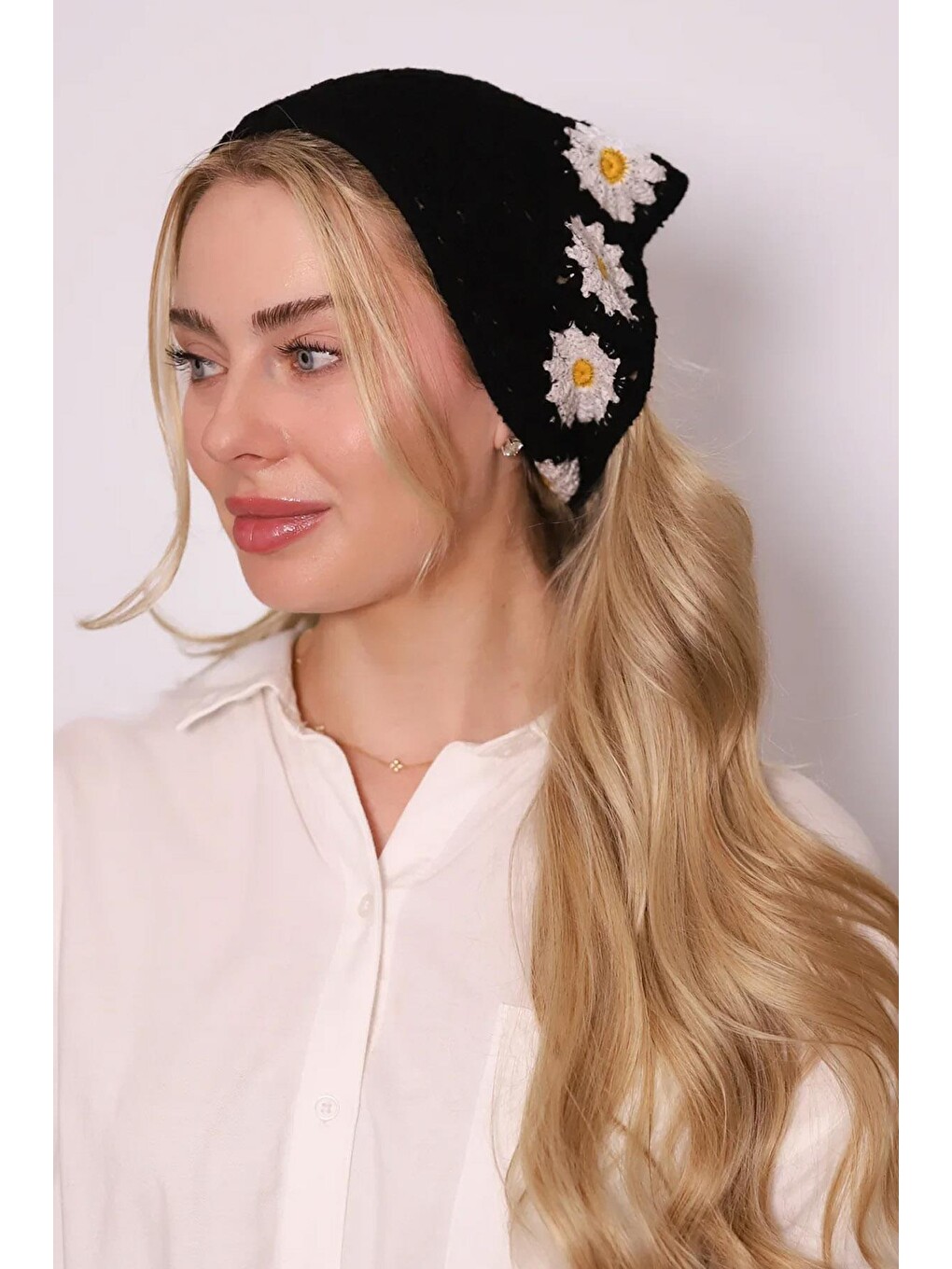 Siyah Floral Örgü Üçgen Bandana-1