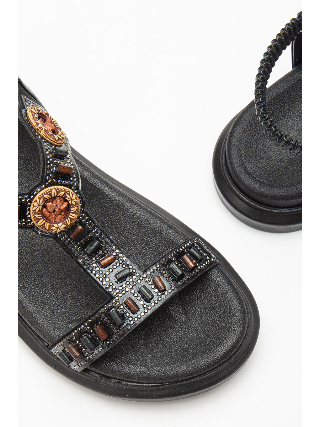 Kadın Siyah Arkası Lastikli Taş İşlemeli Sandalet-2