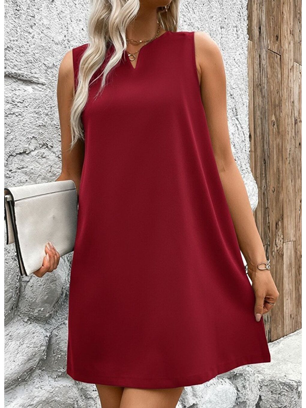 Kırmızı Kadın Askılı V Yakalı Geniş Kesim Detaylı Kısa Janjan Krep Elbise
