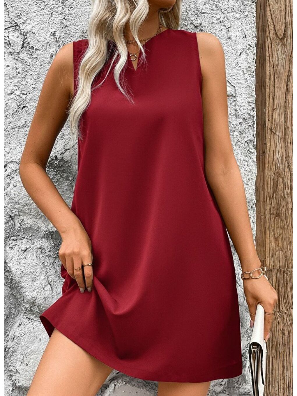 Kırmızı Kadın Askılı V Yakalı Geniş Kesim Detaylı Kısa Janjan Krep Elbise-1