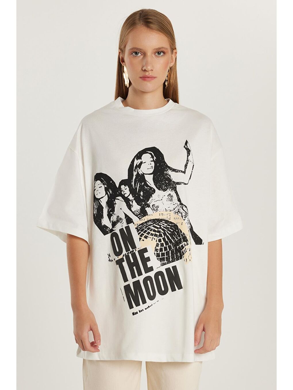 Kadın Regular Fit Klasik Kesim %100 Pamuk Kısa Kollu Bisiklet Yaka Baskılı Ekru Tişört