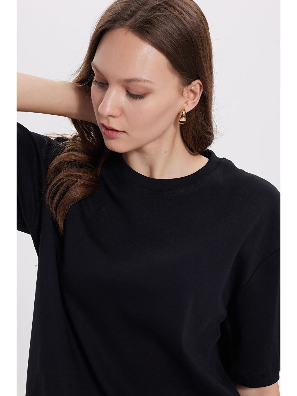 Kadın Oversize Geniş Kesim %100 Pamuk Yumuşak Dokulu Basic Bisiklet Yaka Siyah Tişört