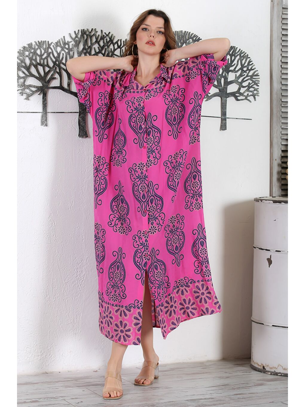 İtalyan Fuşya Gömlek Yaka Düğmeli 3/4 Kol Yırtmaçlı Allover Baskılı Oversize Dokuma Elbise 130 72-1