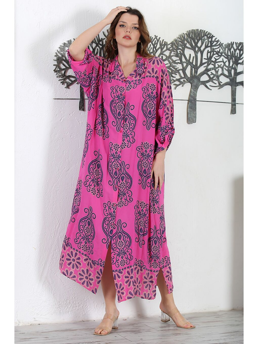 İtalyan Fuşya Gömlek Yaka Düğmeli 3/4 Kol Yırtmaçlı Allover Baskılı Oversize Dokuma Elbise 130 72-3