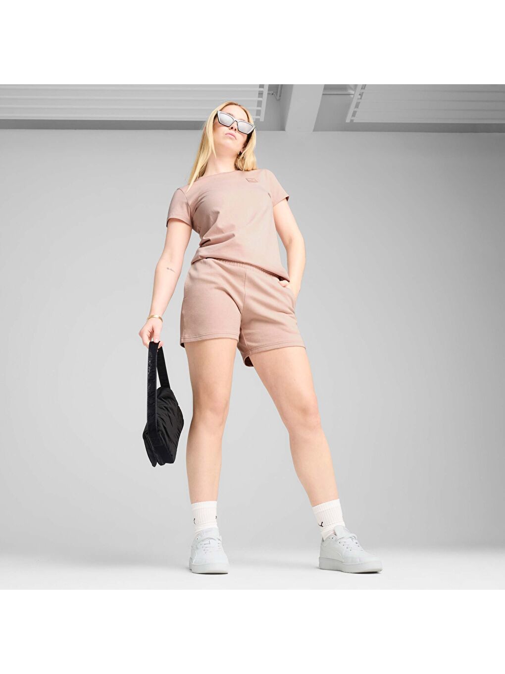 Pembe ESSENTIALS Elevated Kadın 5" Şort-1