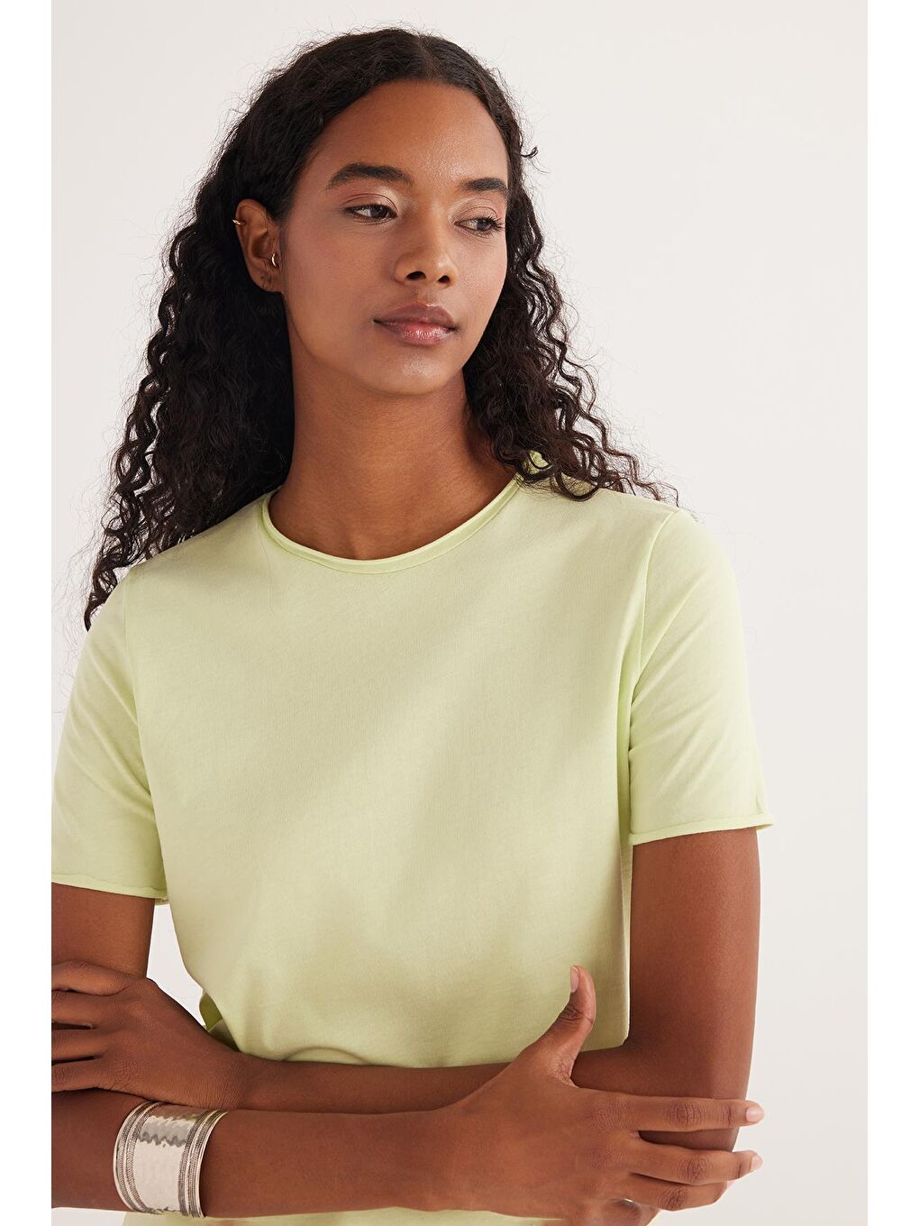 Kadın Slim Fit Dar Kesim %100 Pamuk Bisiklet Yaka Yeşil Tişört