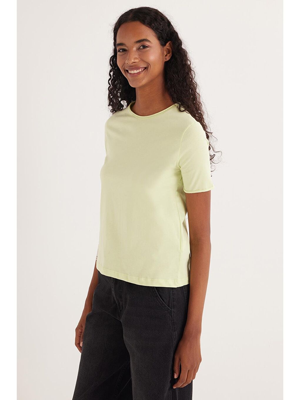 Kadın Slim Fit Dar Kesim %100 Pamuk Bisiklet Yaka Yeşil Tişört-1