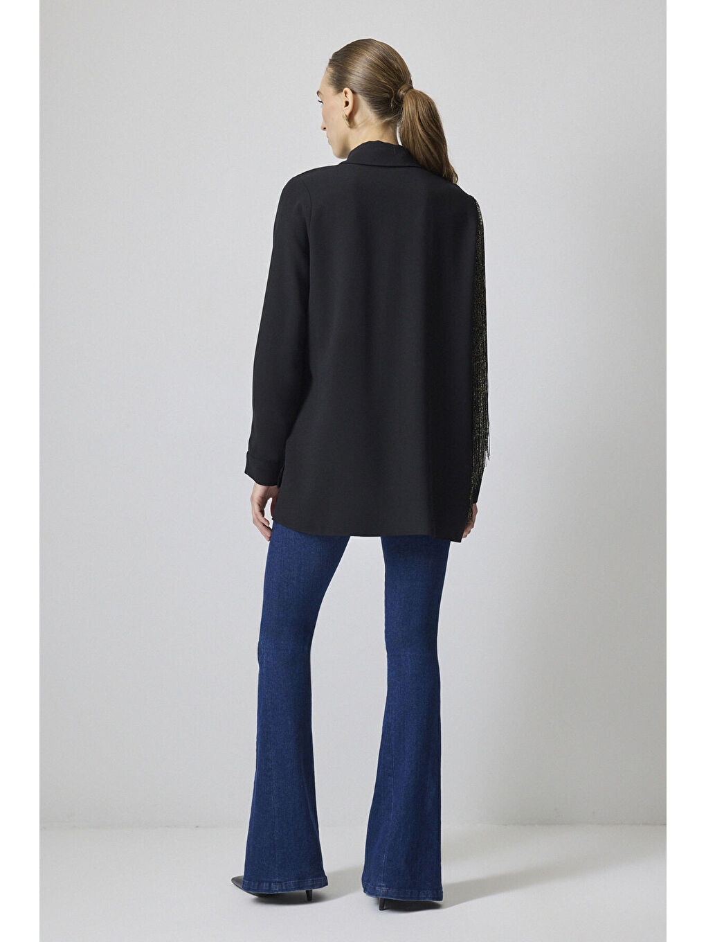 Siyah Kolu Püsküllü Krep Gömlek-3