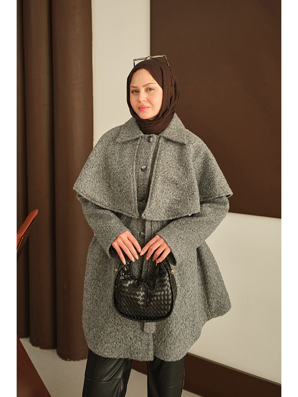 Kadın Omuz Pelerinli Pelüş Kaşe Kaban Gri-2