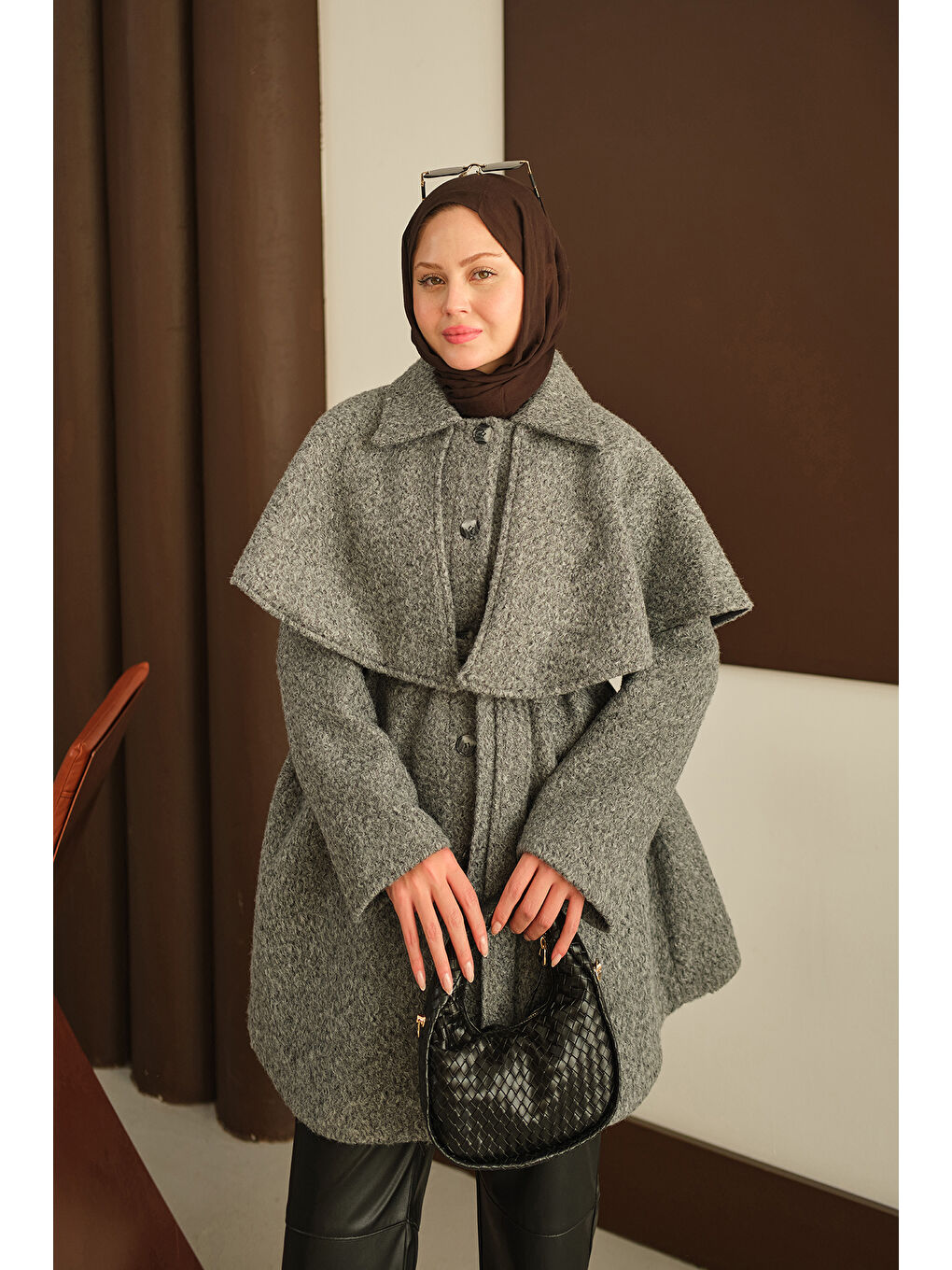 Kadın Omuz Pelerinli Pelüş Kaşe Kaban Gri-3