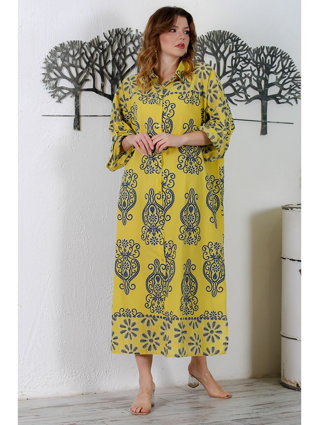 İtalyan Sarı Gömlek Yaka Düğmeli 3/4 Kol Yırtmaçlı Allover Baskılı Oversize Dokuma Elbise 130 72-2